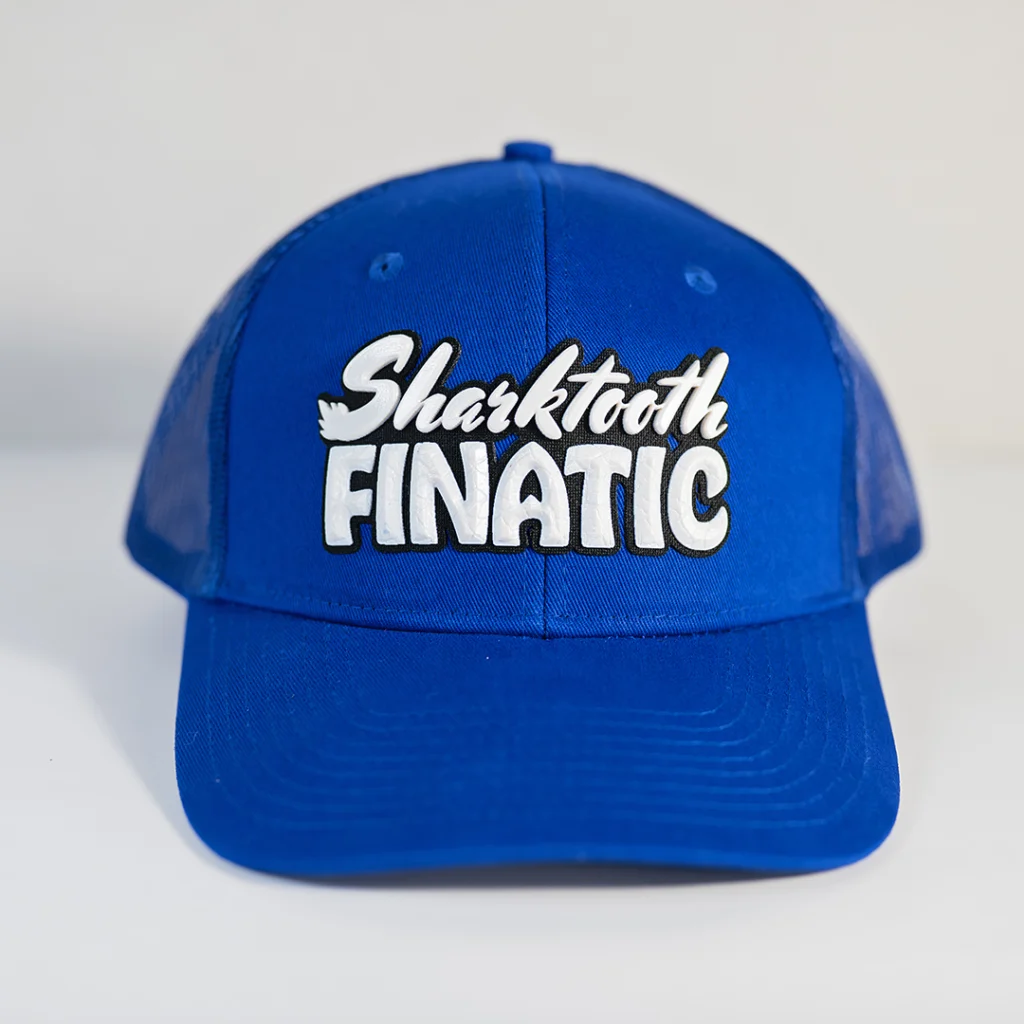 Finatic mesh-back trucker hat in patriot blue